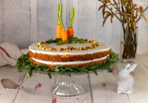 Mit süßen, cremigen, veganen Frischkäseschichten