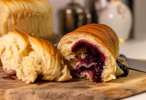 Lecker gefülltes Wollknäuelbrot