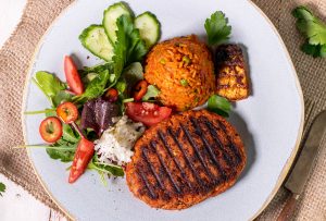 Vegane Hacksteaks, frisch aus der Grillfpanne