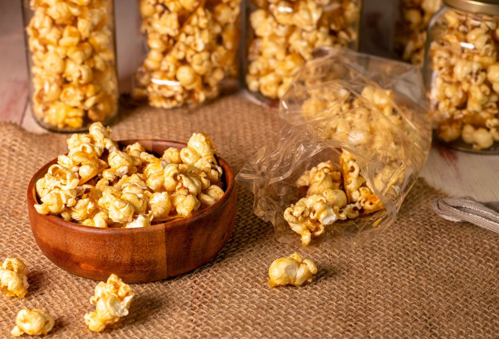 Gesalzenes Karamell Popcorn - karamellisiertes Popcorn mit leichtem Salzkick