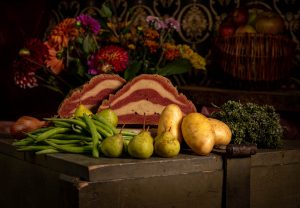 Räucherschinken aus Seitan - hier für vegane Birnen, Bohnen und Speck