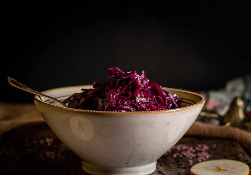 Apfelrotkohl selber machen wie bei Oma, rein pflanzlich mit regionalen, saisonalen Zutaten.