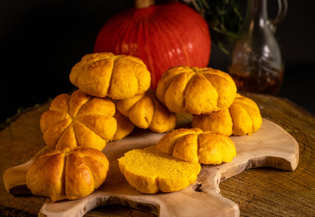 Kürbis Buns - softe Burger Buns in Kürbisform