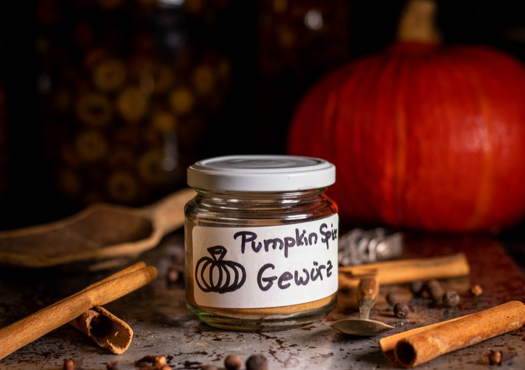 Pumkin Spice in einem handbeschrifteten Schraubglas