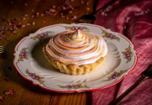 Süße Mispeltartes mit Baiserhaube – backen im Spätherbst