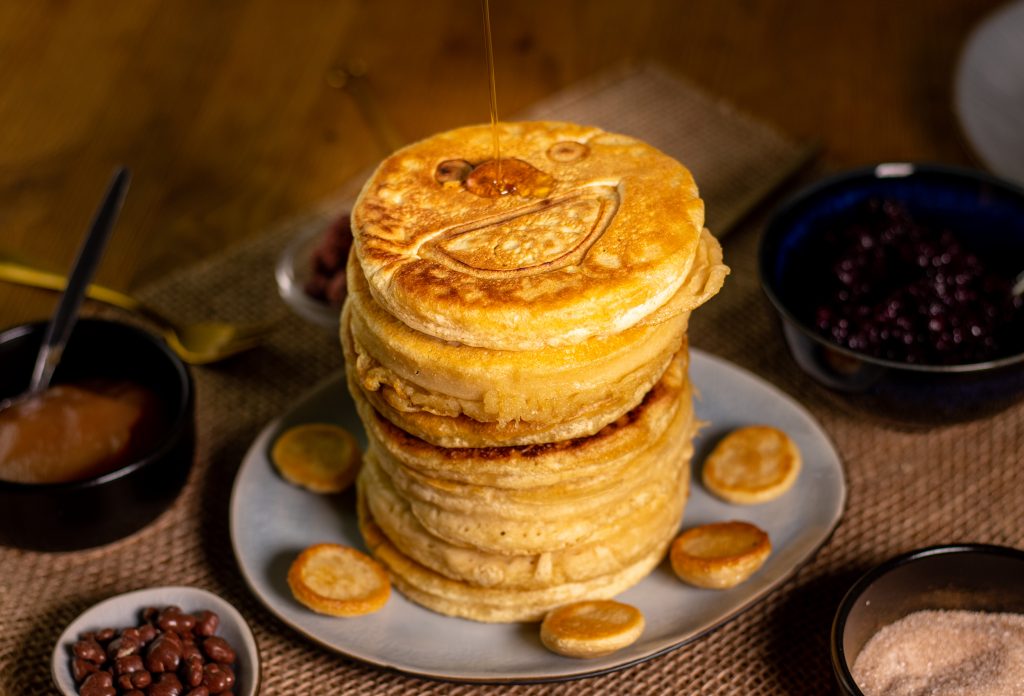 Vegane Pancakes mit Ahornsirup