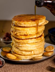 Vegane Pancakes mit Ahornsirup