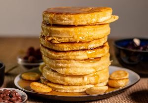 Vegane Pancakes mit Ahornsirup