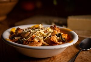 Ribollita – Bohnensuppe mit Schwarzkohl