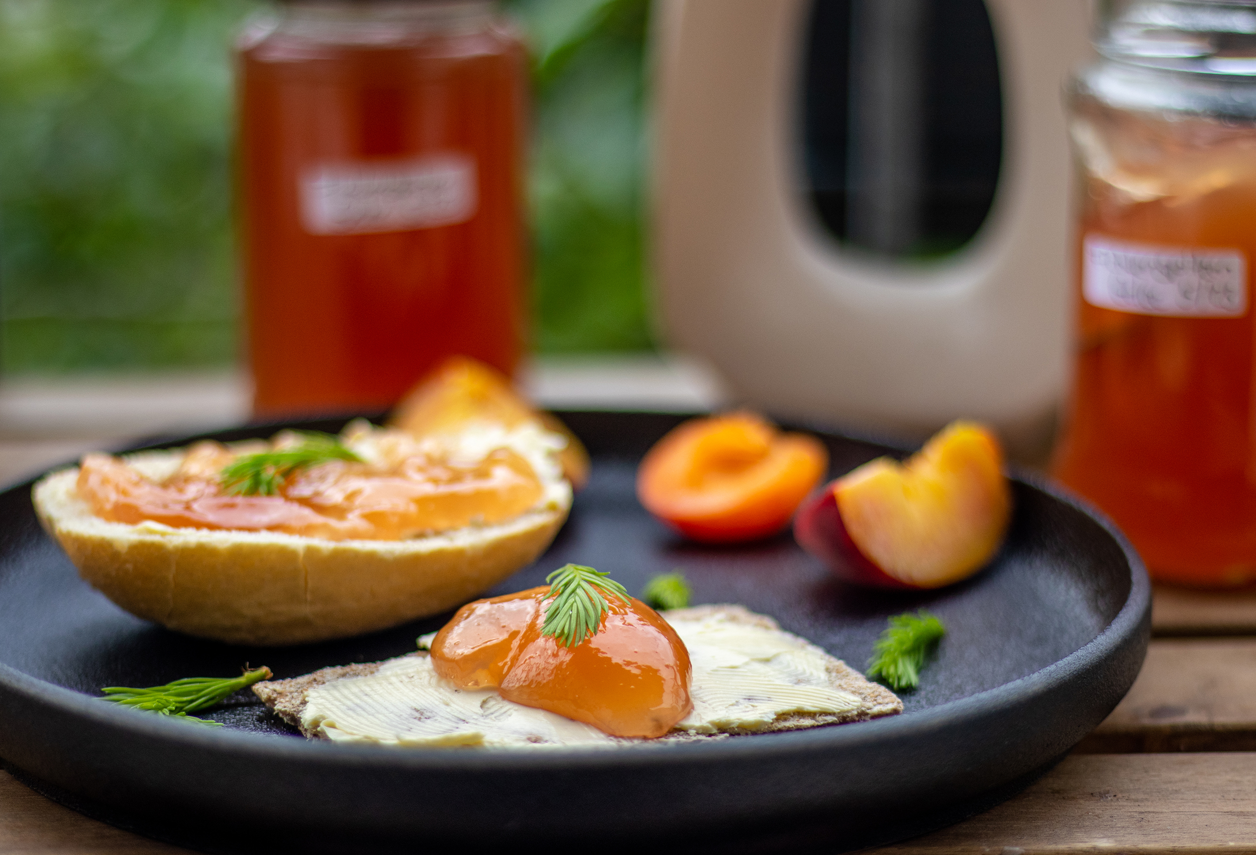 Fichtenspitzengelee, hole Dir den Wald aufs Brot