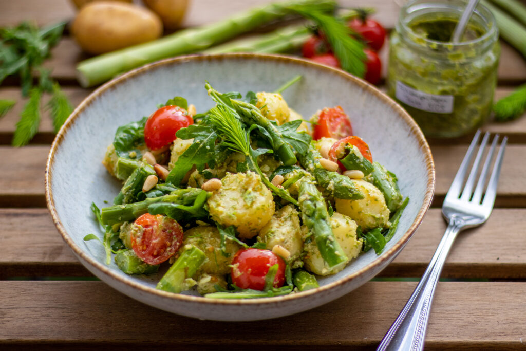 Kartoffelsalat mit Fichtenspitzenpesto