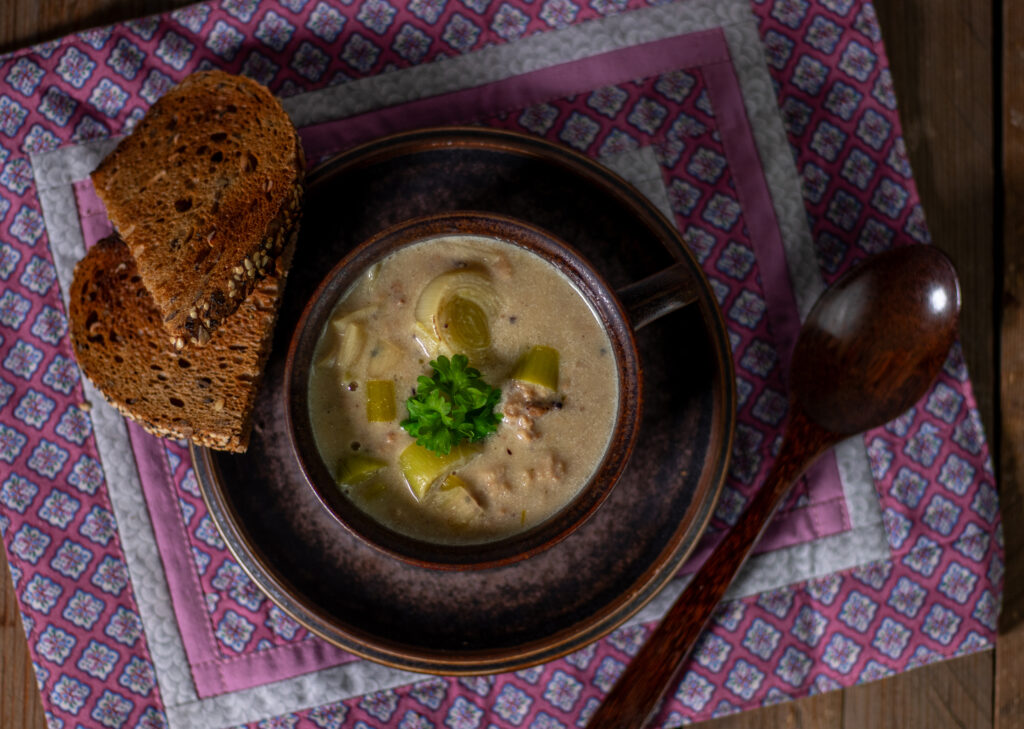 Vegane Lauch-Käse-Suppe mit Hack, schnell und einfach