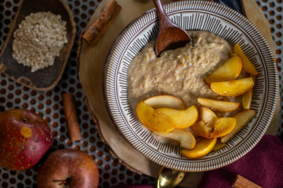 Apfel-Zimt-Porridge, veganes Frühstück in 5 Minuten