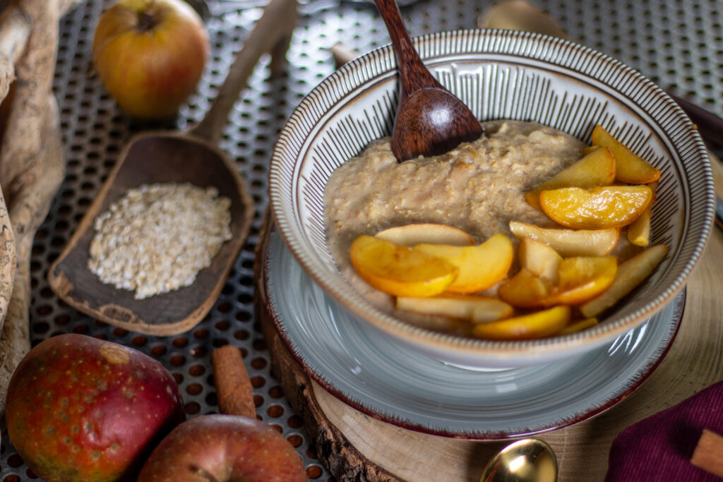 Apfel-Zimt-Porridge – schnelles, leckeres Frühstück
