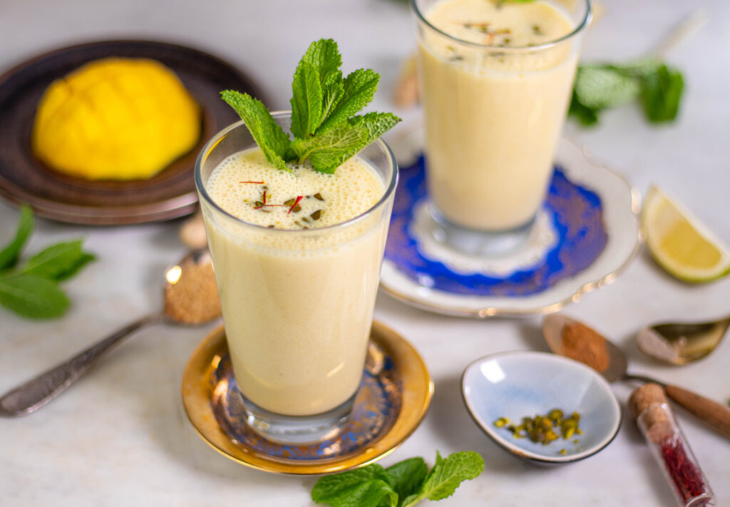 Für mein veganes Mango Lassi Rezept habe ich mir eine ganz feine Würze überlegt