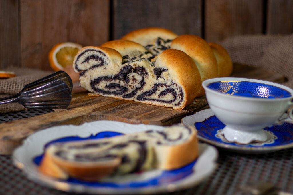 Marzipan-Mohnzopf: jetzt heißt es genießen!