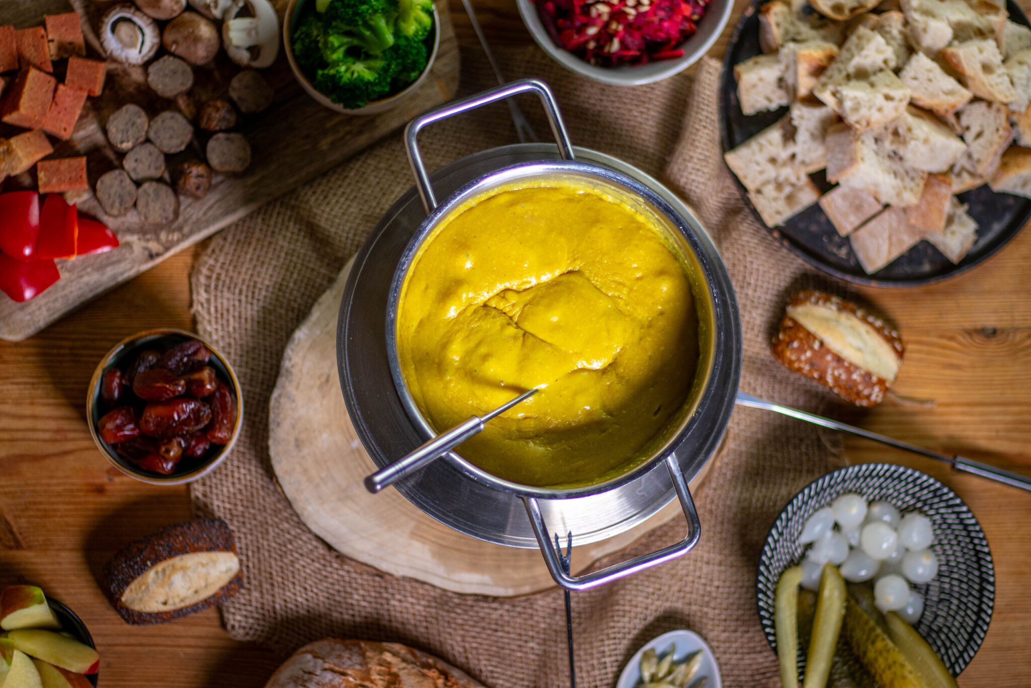 Chäsefondü, Schweizer Käsefondue, vegan und selbstgemacht - Dailyvegan