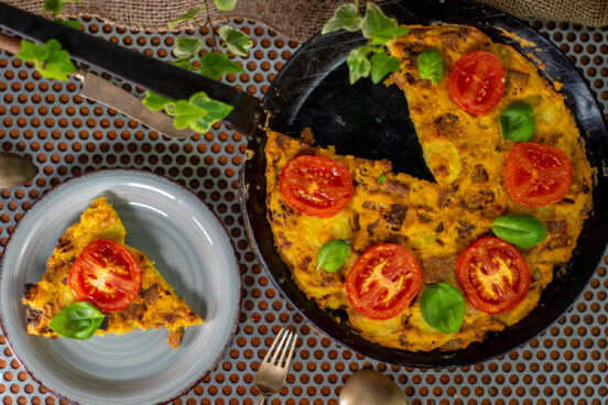 Vegane Frittata mit Chorizo, Italiens beliebte Eierspeise