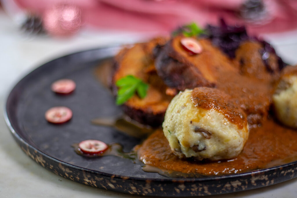 Pilzknödel aus regionalen Kartoffeln und Austernpilzen