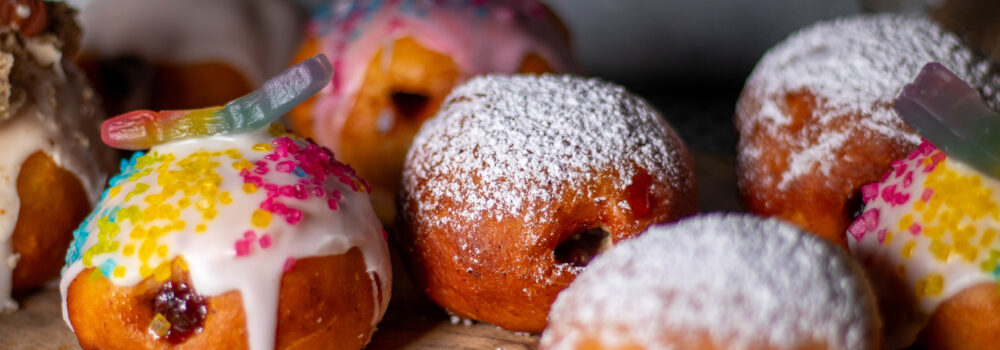 Vegane Berliner Pfannkuchen, fluffig, süß, mit Marmelade gefüllt