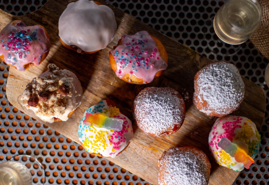 Egal ob sie Pfannkuchen, Berliner Pfannkuchen oder nur Berliner heißen. Oder auch Krapfen, Faschingskrapfen oder Kreppel.