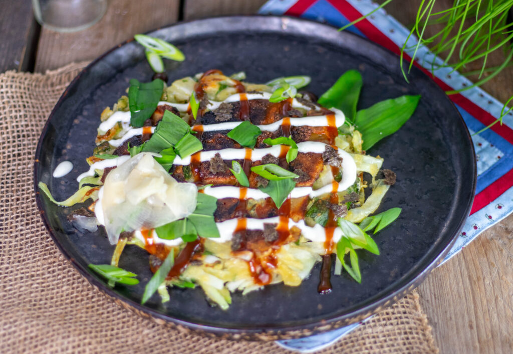 Okonomiyaki vegan! Hier als Bärlauch-Okonomiyaki