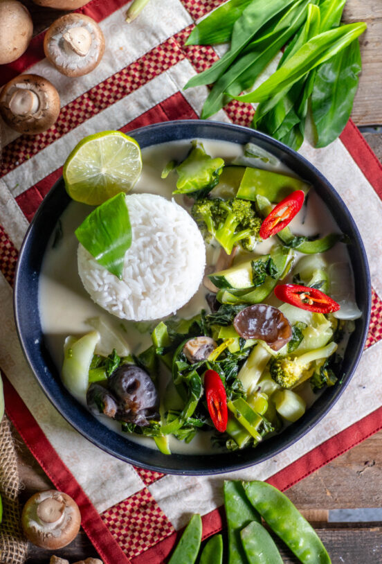 Grünes Bärlauch-Curry, ein köstliches Thai-Curry mit Bärlauch