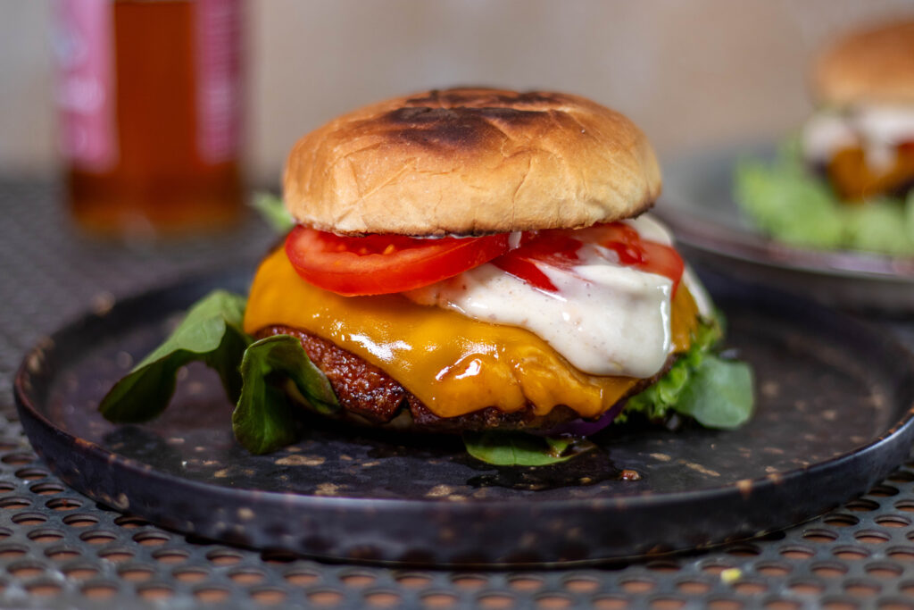 Viele Beilagen passen sehr gut zu veganem Portobello-Burgern