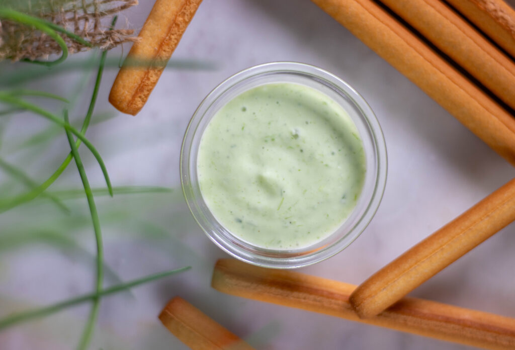 Vegane Schnittlauchmayonnaise: perfekt als Dip oder Aufstrich für viele Gerichte