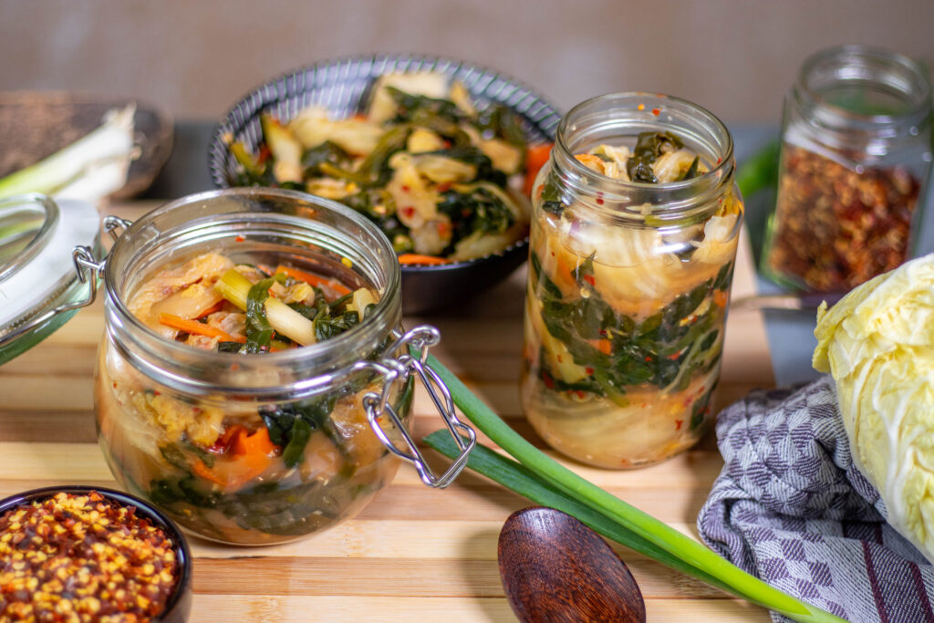 Bärlauch-Kimchi: traditionelles Kimchi kombiniert mit Bärlauch