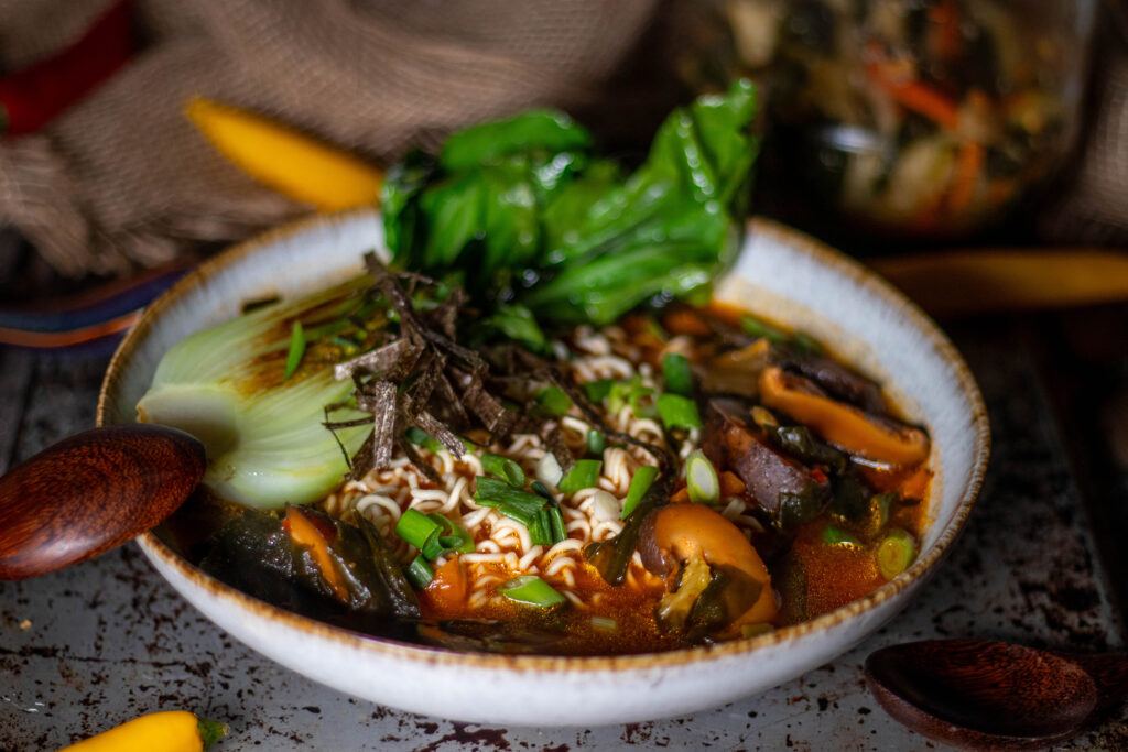 Vegane, selbstgemachte Kimchi Ramen