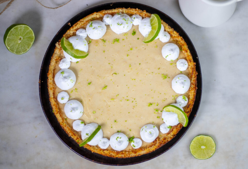 5. Der rein pflanzliche Key Lime Pie ist fertig und darf angeschnitten werden.