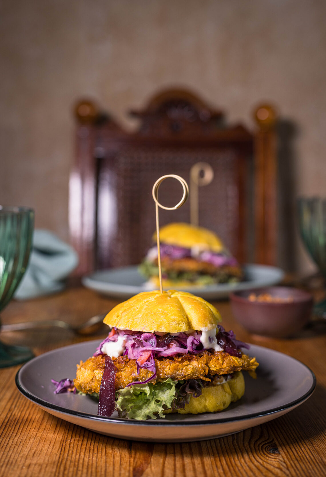 Parasolburger mit Coleslaw im Kürbisbun - vegan - Dailyvegan