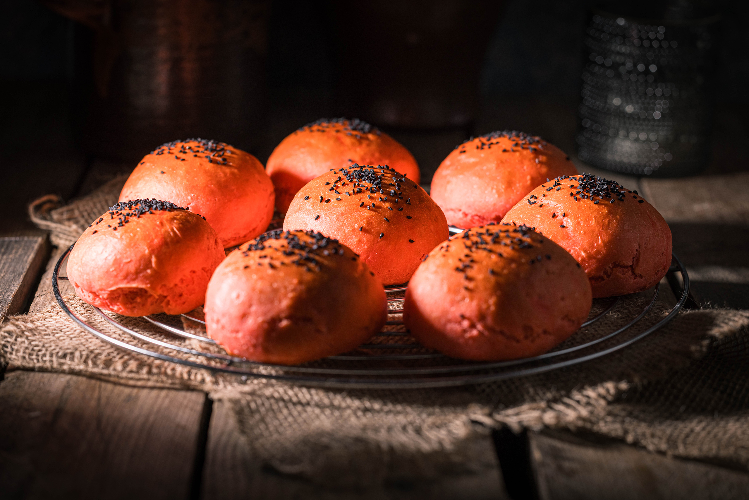 Red Burger Buns – Rezept für rote Burgerbrötchen, vegan