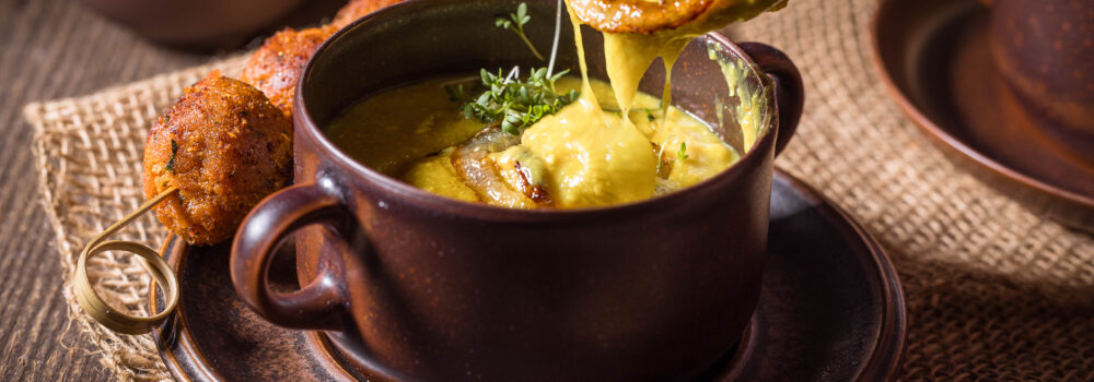 Vegane Fonduesuppe - Käsefonduesuppe rein pflanzlich Vegane Fonduesuppe - Käsefonduesuppe rein pflanzlich