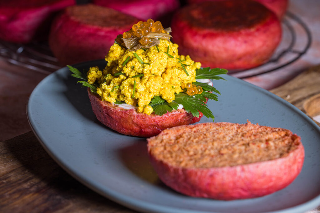Rosa Rote Beete Pfannenbrötchen - ohne Backofen backen