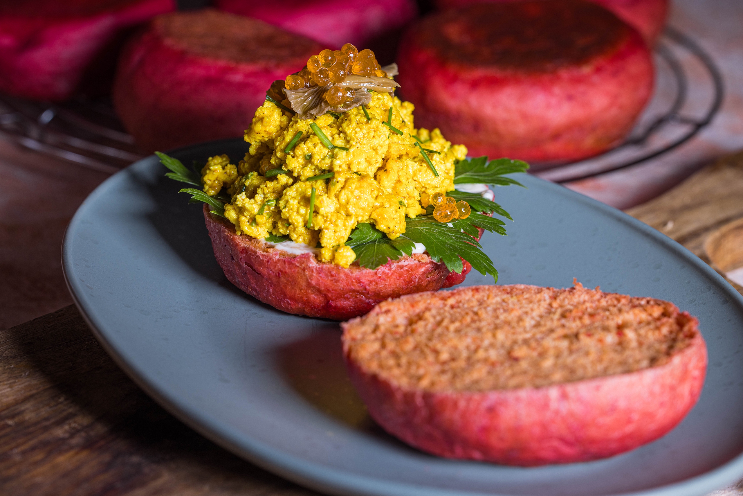 Rosa Rote Beete Pfannenbrötchen – ohne Backofen backen