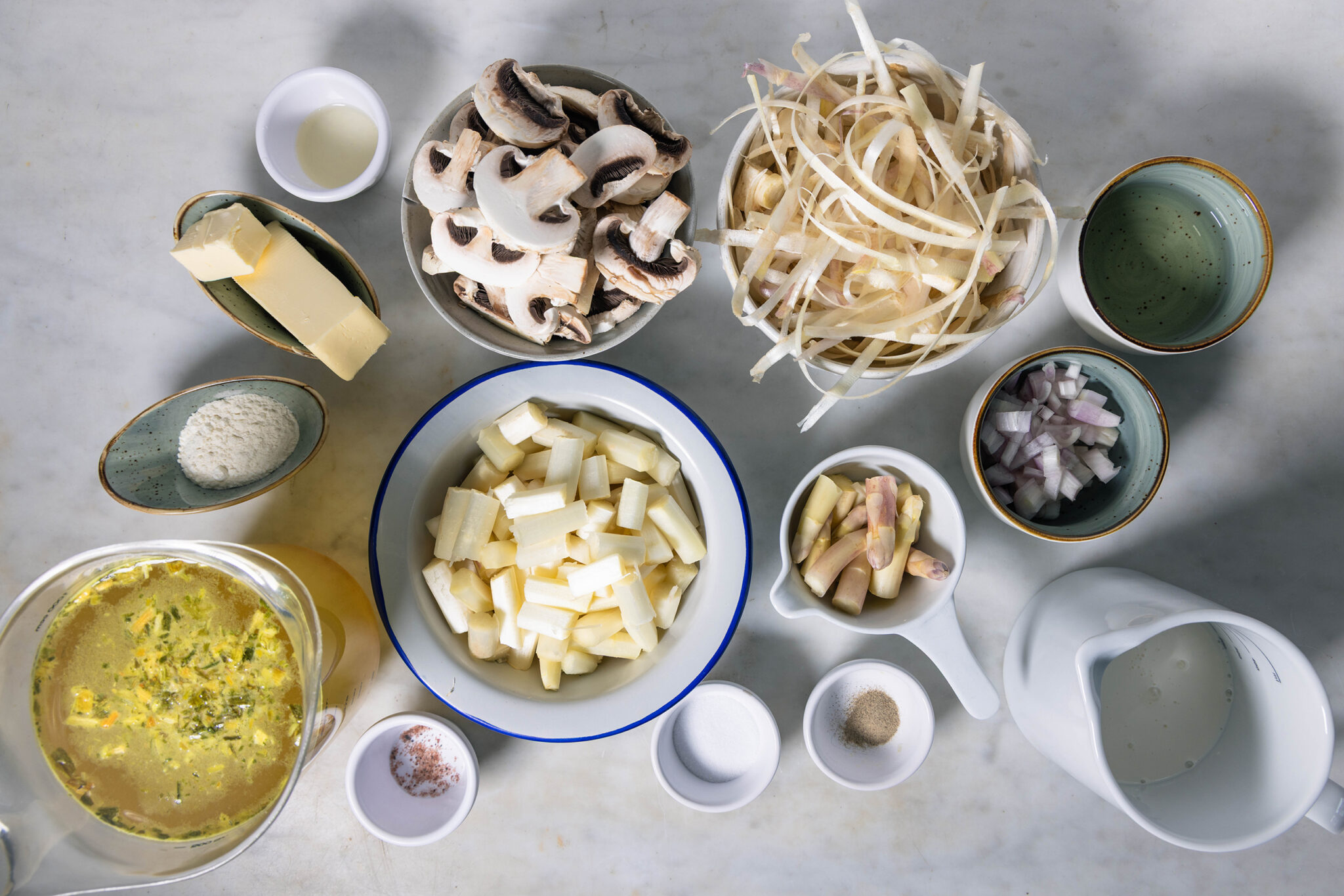 Spargel-Pilz-Cremesuppe - herrlich cremig und vegan - Dailyvegan