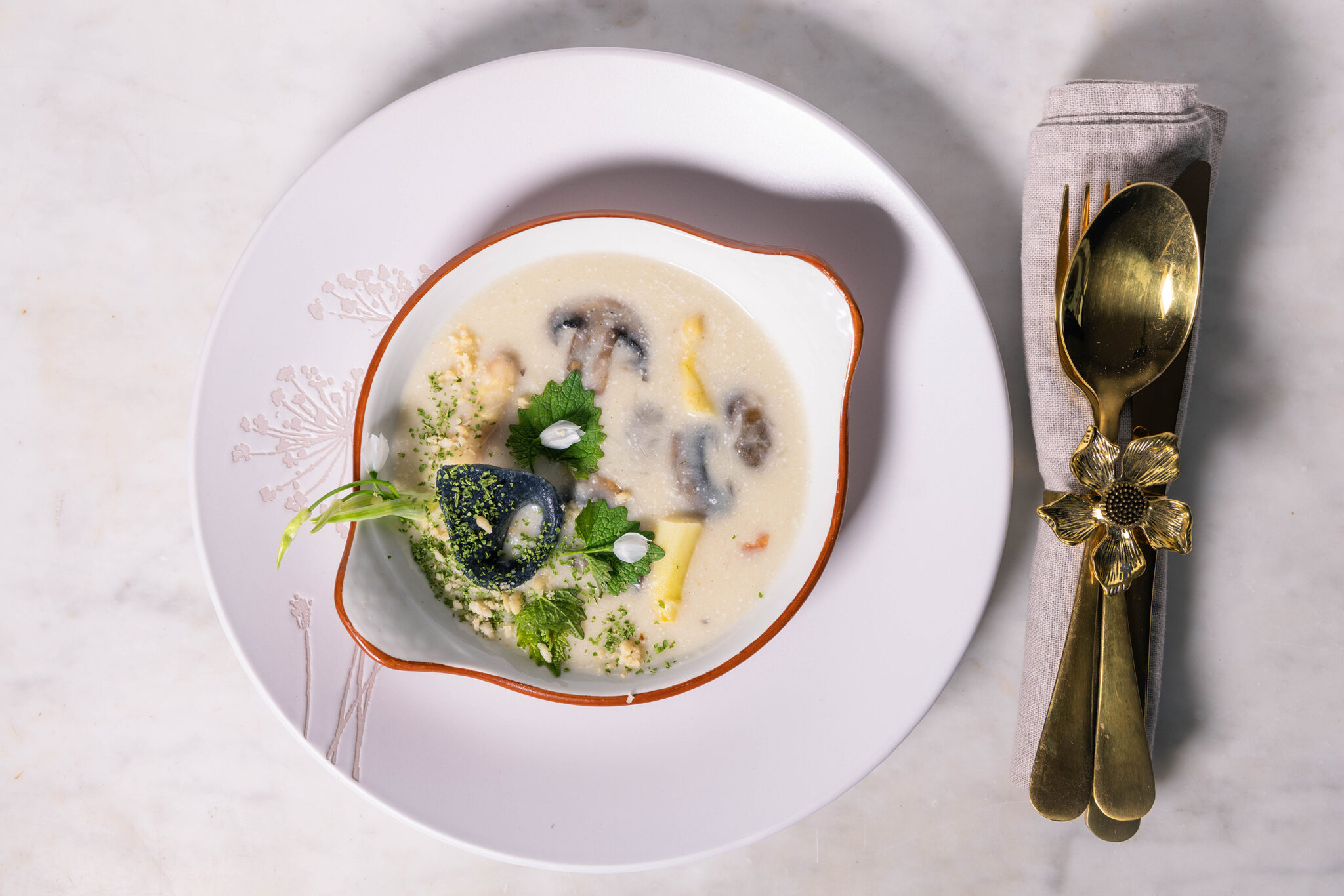 Spargel-Pilz-Cremesuppe - herrlich cremig und vegan - Dailyvegan