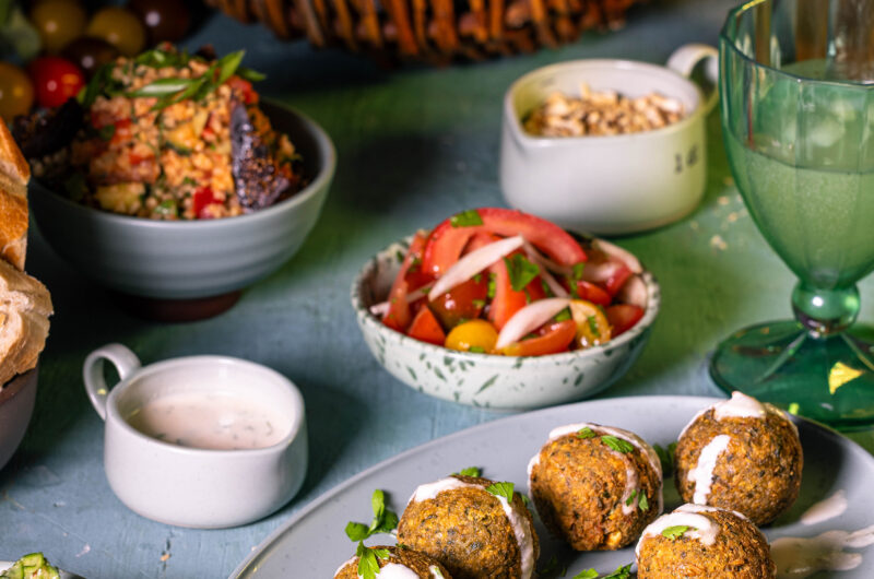 Falafel-Teller - selbstgemacht - mit den besten Falafeln