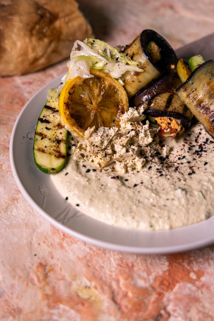 Veganer Auberginen-Feta-Dip, mit gerösteten Auberginen