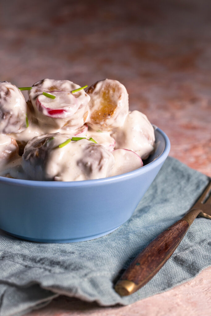 Gerösteter Kartoffelsalat mit Knoblauchdressing