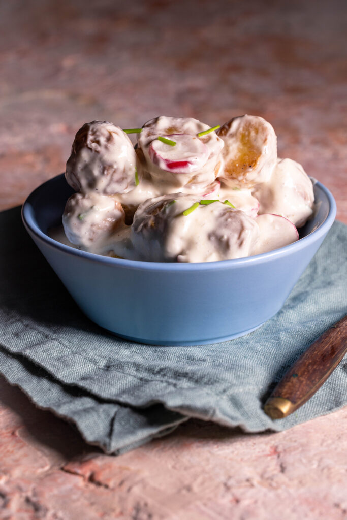 Gerösteter Kartoffelsalat mit Knoblauchdressing