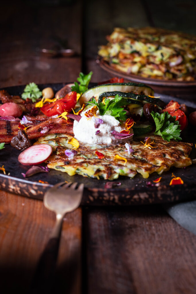 Zucchini-Puffer – vegan, saisonal, schnell, einfach lecker