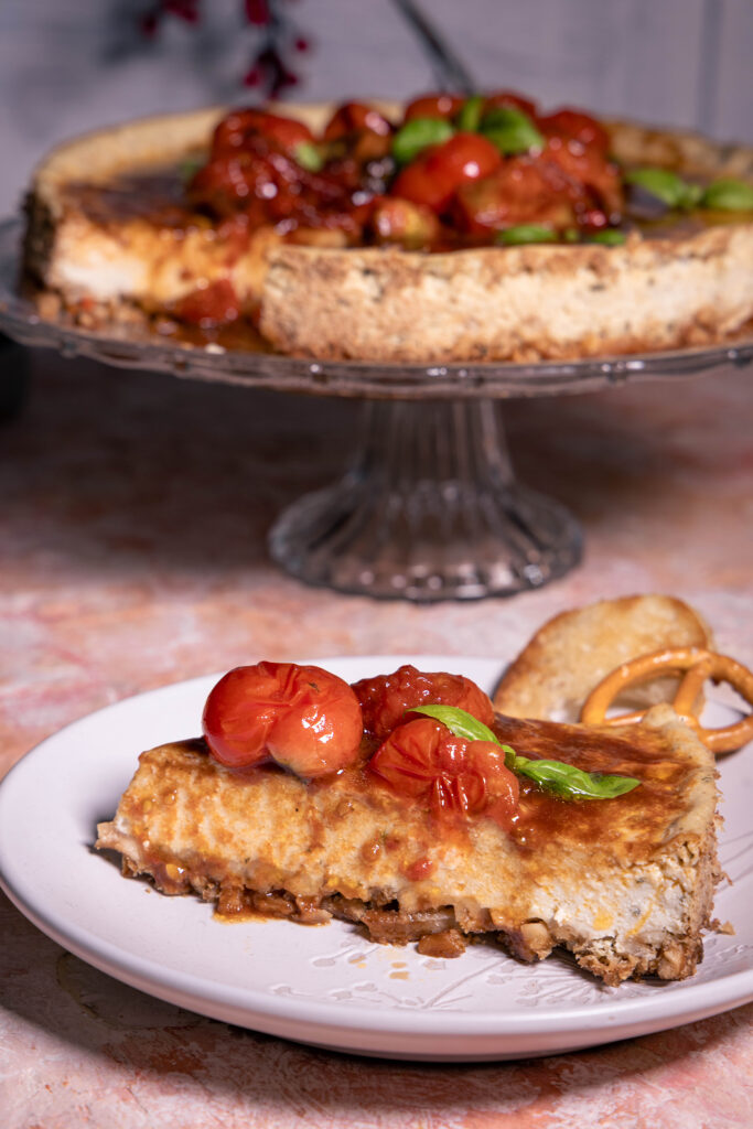 Herzhafter Käsekuchen mit Brezelboden