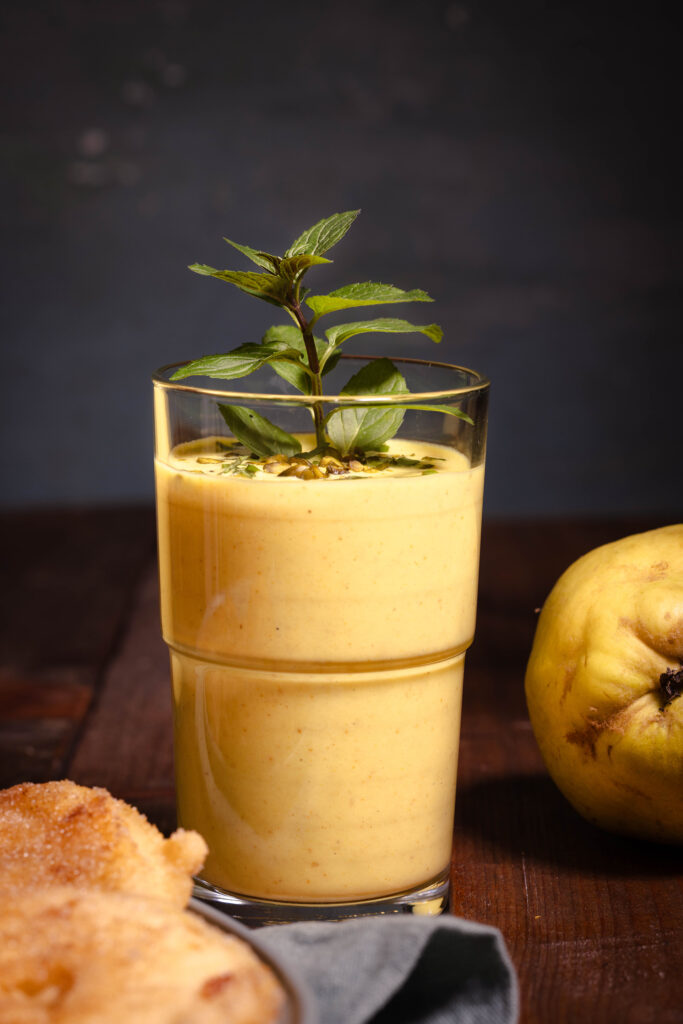Quitten Lassi: regionale, vegane Variante des indischen Getränks