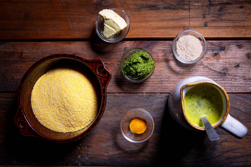 Alle Zutaten für die Bärlauch-Polenta-Herzen.