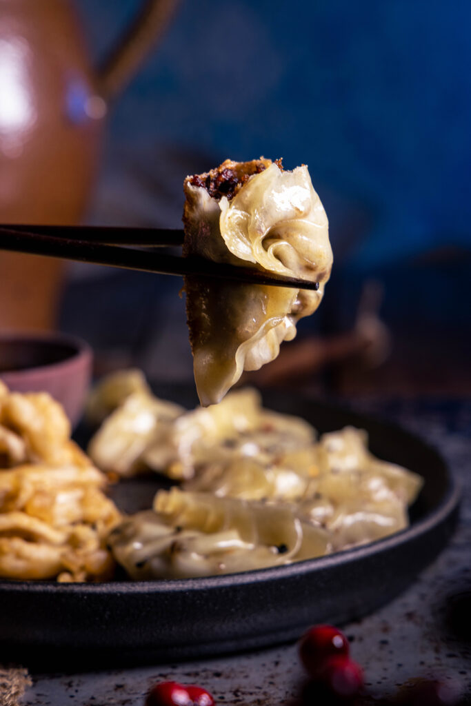 Vegane Gyoza: flinke und einfache Potsticker mit Asiadip