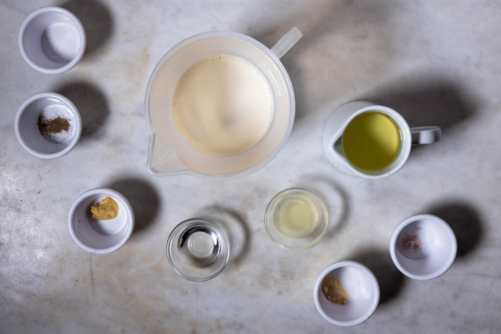 Alle Zutaten für die vegane Mayonnaise.