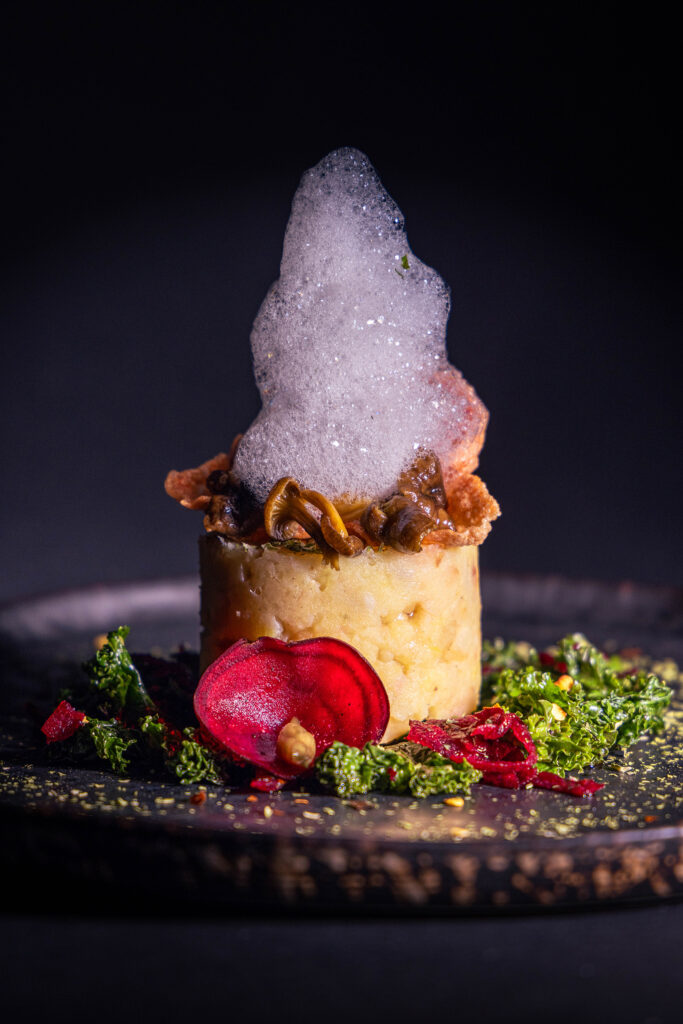 Minzluft - Minzschaum auf Trompetenpfifferlingen und geräuchertem Topinambur-Quitten-Püree